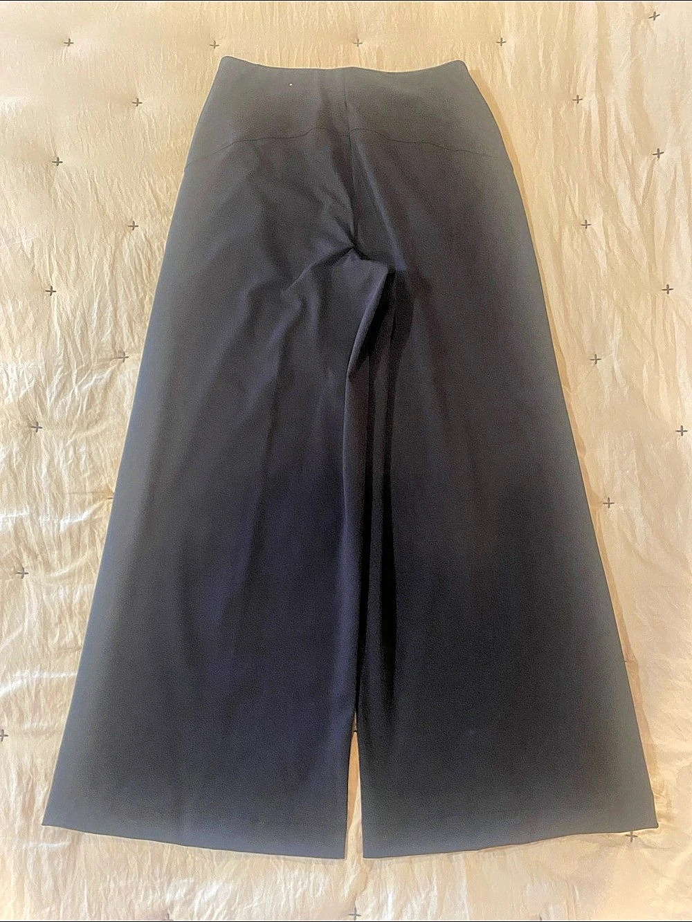 Theory Wide Leg Pants in Black Size Medium Like New - Picture 2 of 3